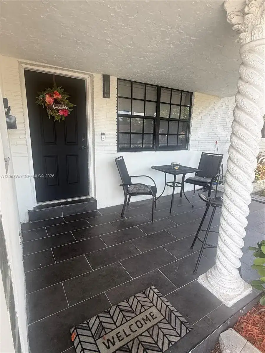 2411 Wiley St, Hollywood FL 33020 photo 5
