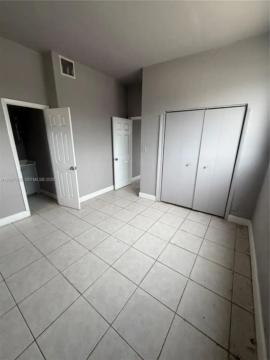 612 NW 2nd Ave # 1, Hallandale Beach FL 33009 photo 5