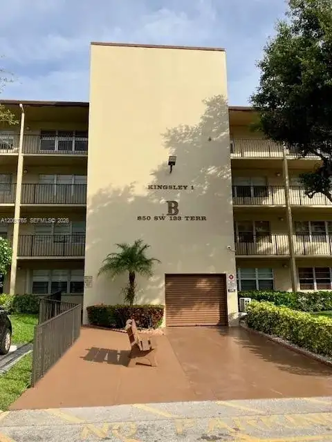 850 SW 133rd Ter # 411B, Pembroke Pines FL 33027 photo 3