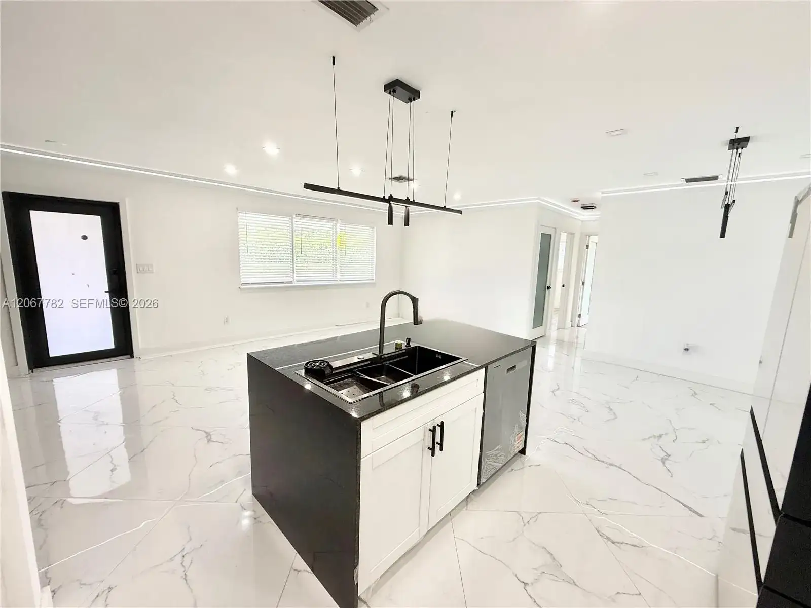 8600 Taft St, Pembroke Pines FL 33024 photo 3