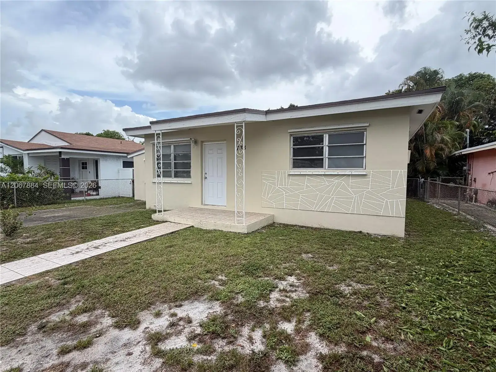 733 W 35th St, Hialeah FL 33012 photo 3