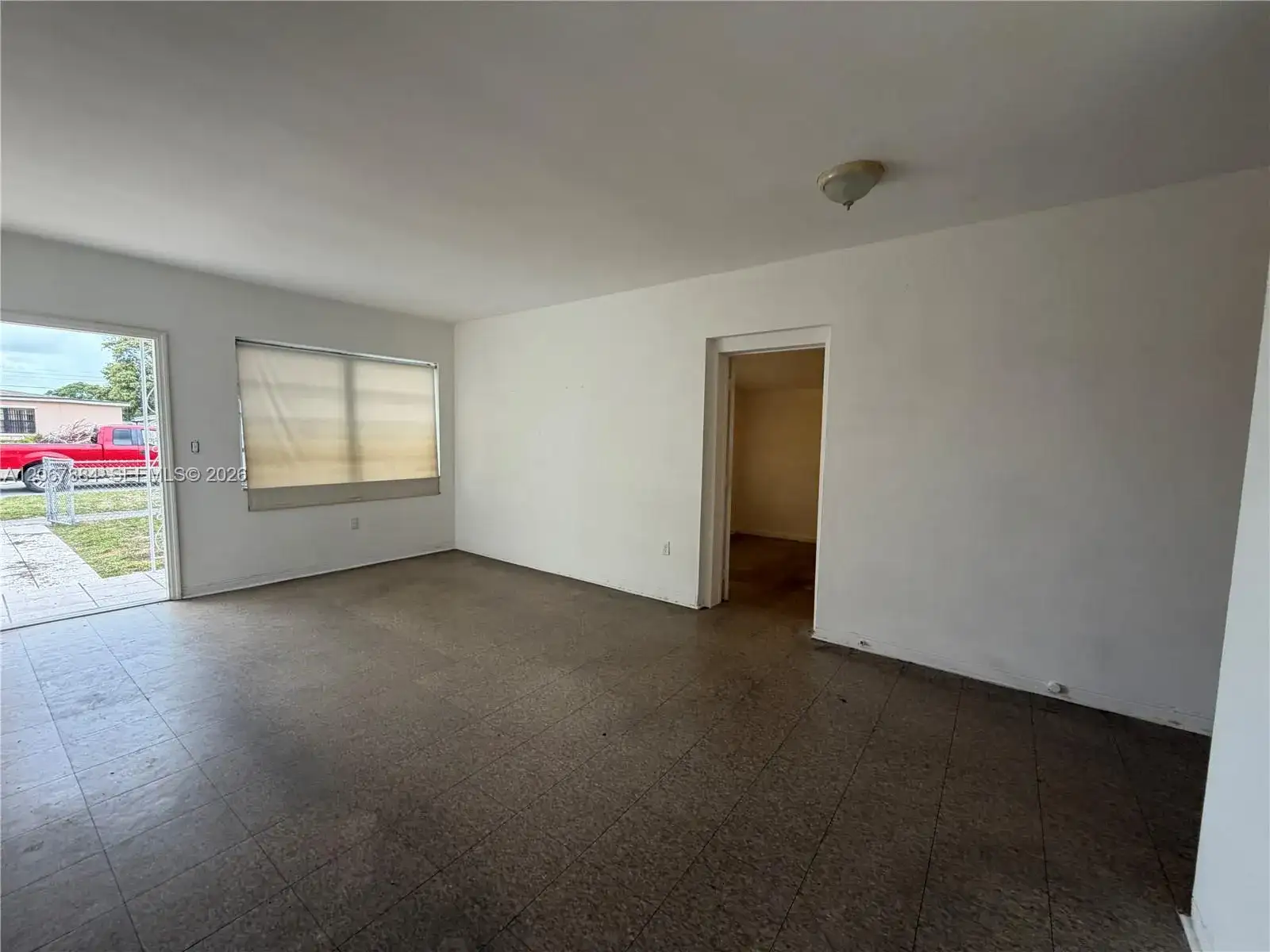 733 W 35th St, Hialeah FL 33012 photo 5