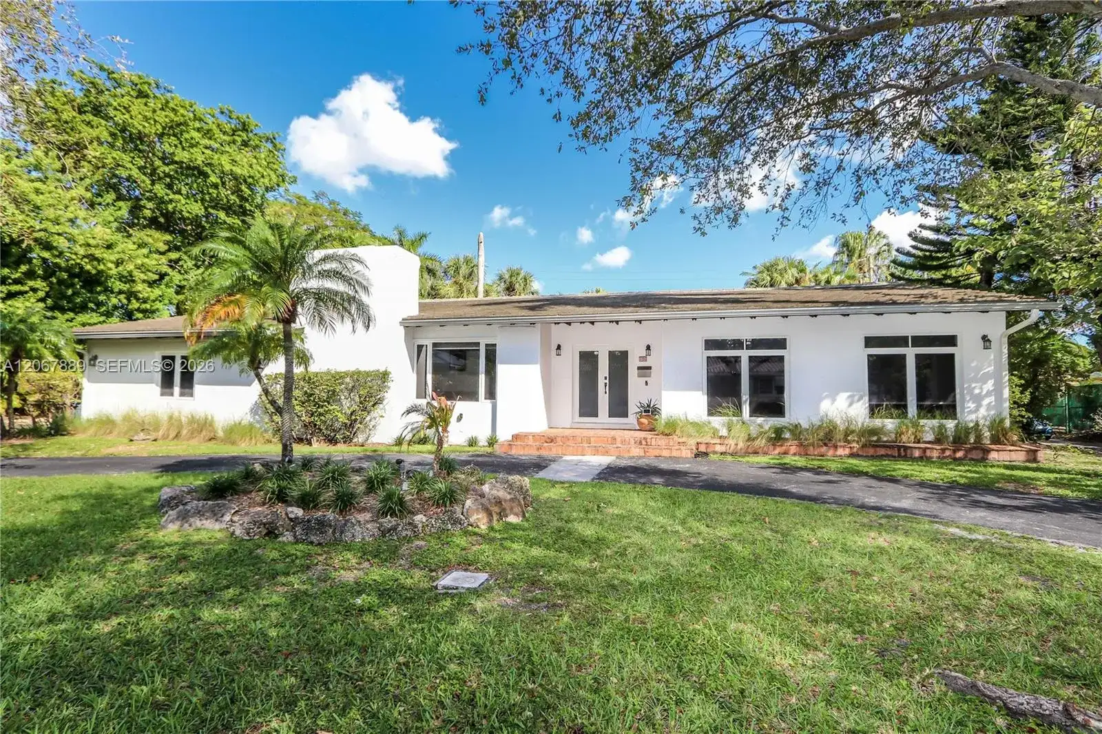 19 W Sunrise Ave, Coral Gables FL 33133 photo 2