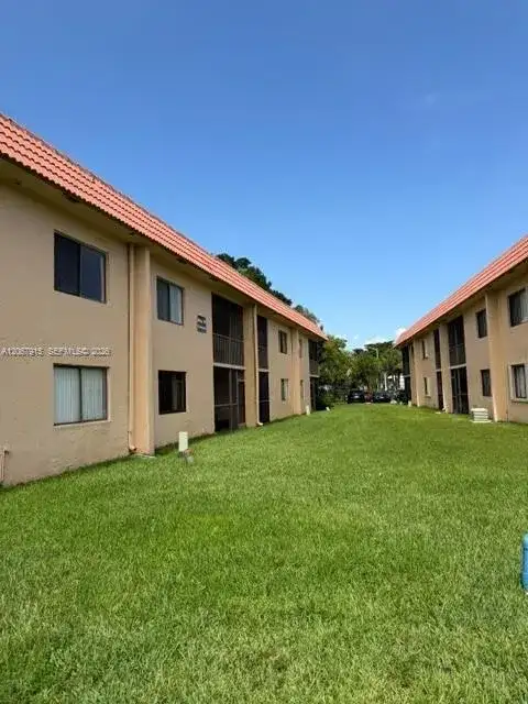 164 Lakeview Dr # 204, Weston FL 33326 photo 2