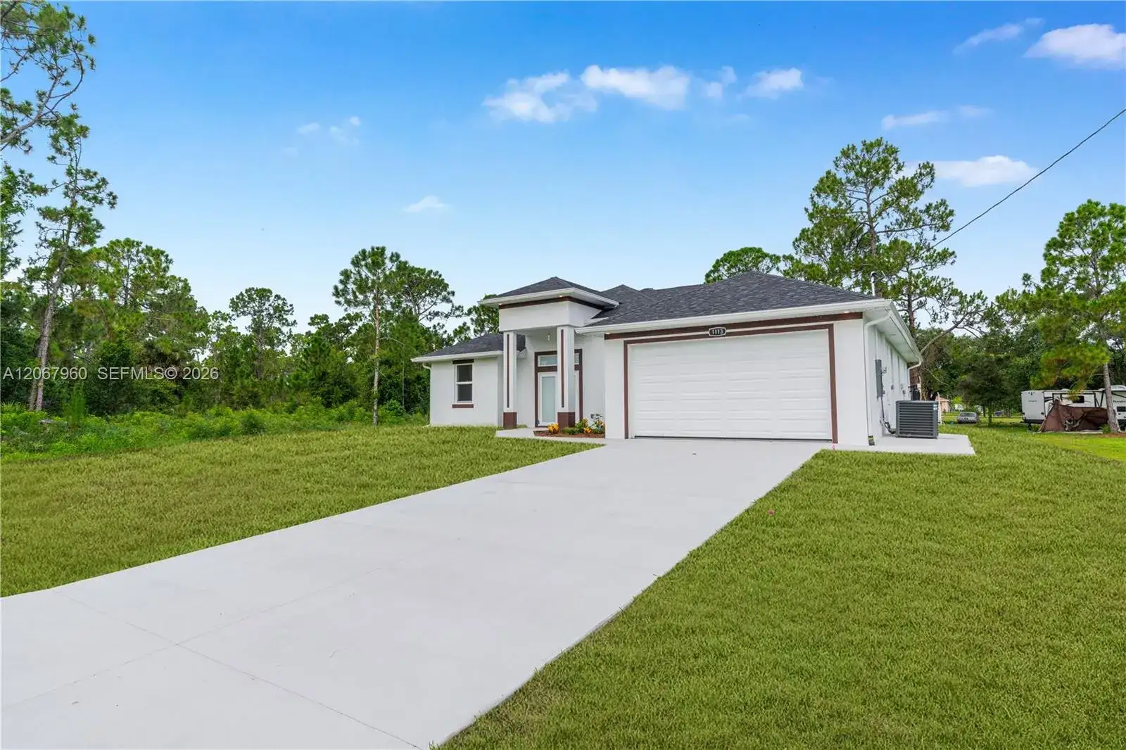1113 Henry Ave, Lehigh Acres FL 3972 photo 2