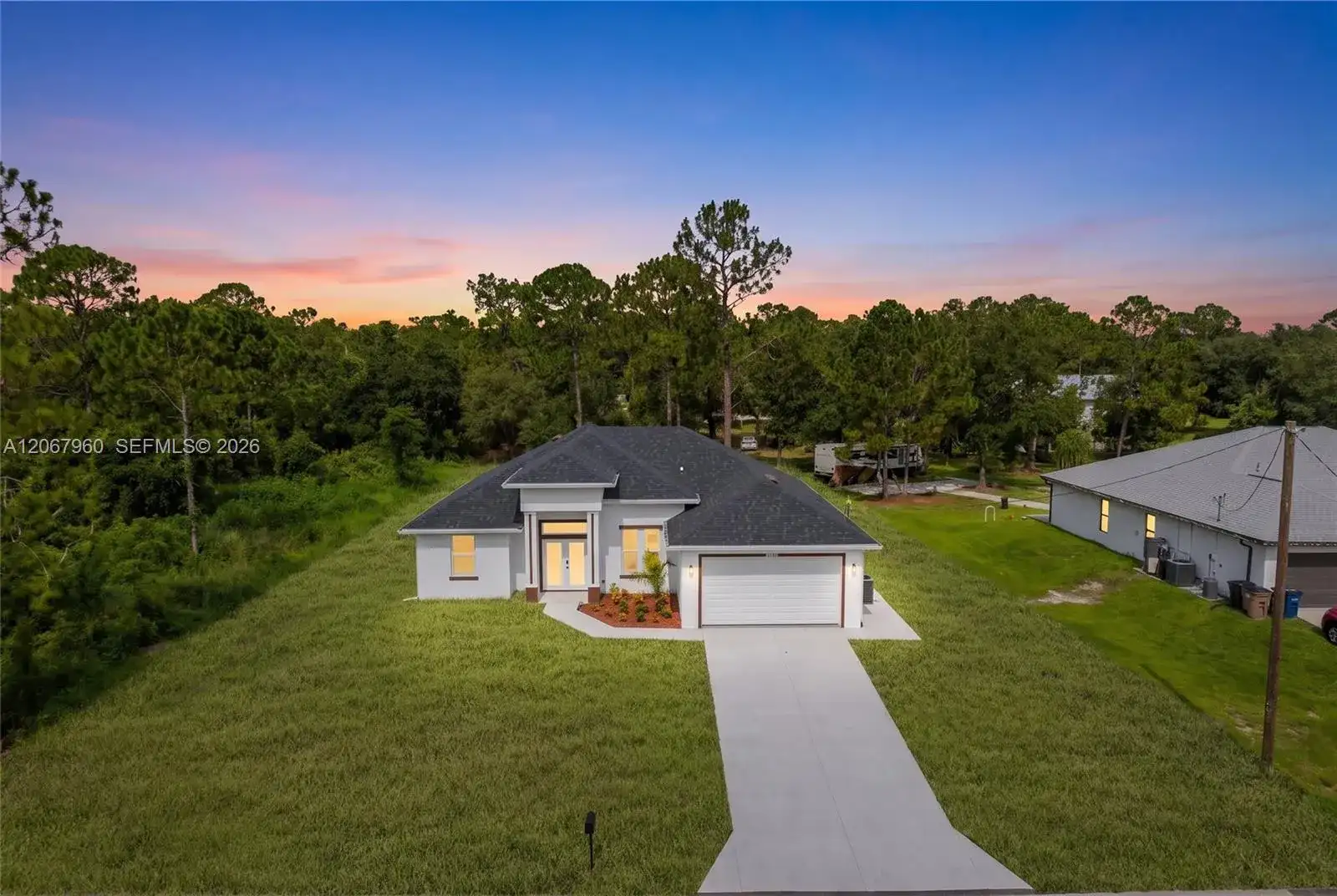 1113 Henry Ave, Lehigh Acres FL 3972 photo 4