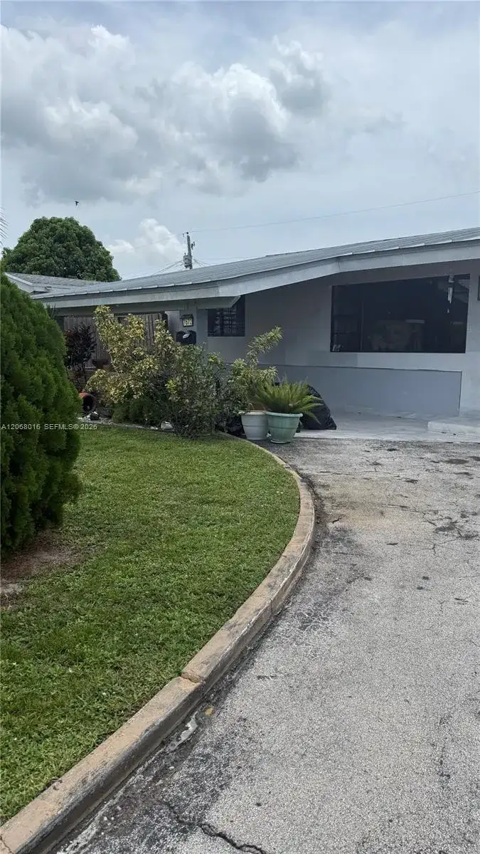 7672 Kismet St, Miramar FL 33023 photo 4