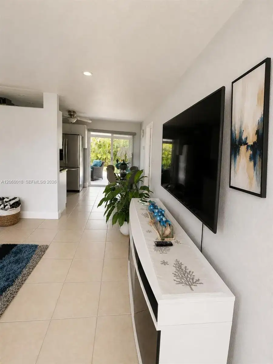 4910 SW 16th St, Fort Lauderdale FL 33317 photo 2