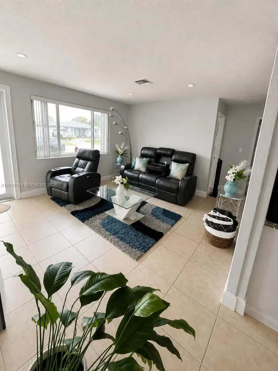 4910 SW 16th St, Fort Lauderdale FL 33317 photo 4