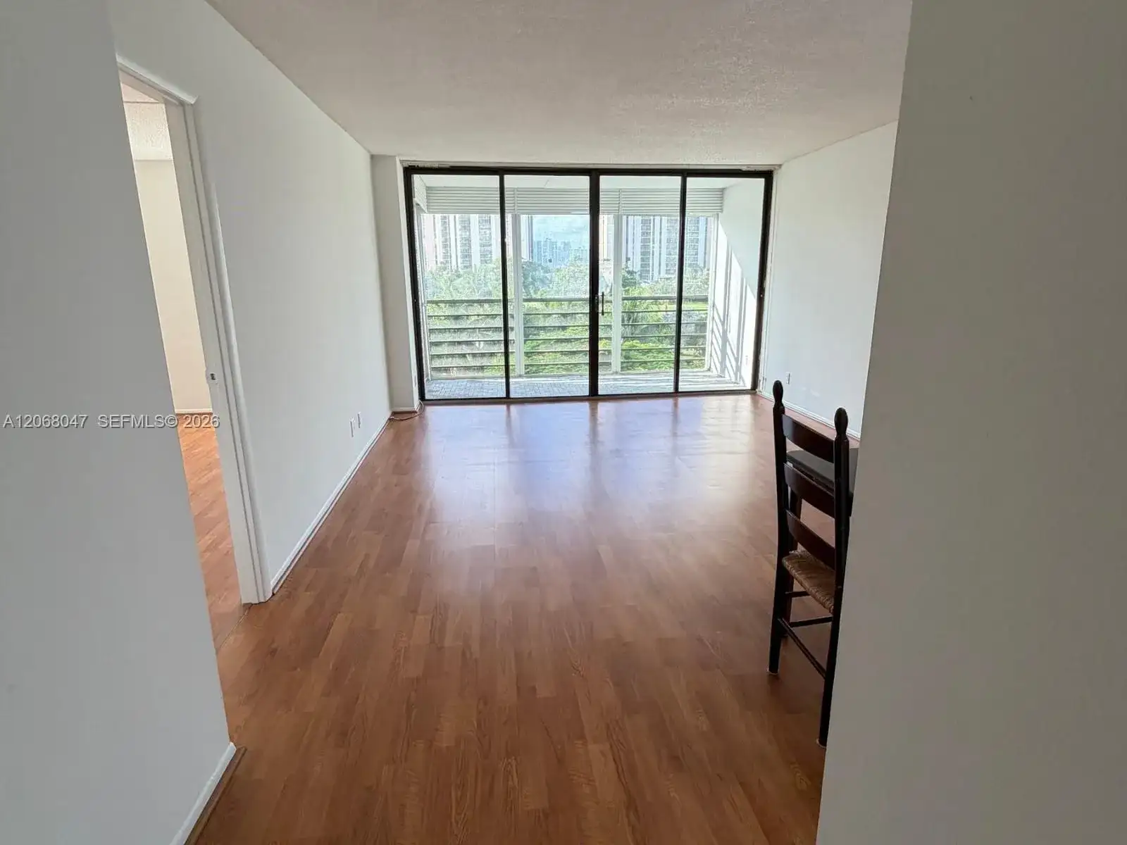 20500 W Country Club Dr # 517, Aventura FL 33180 photo 4