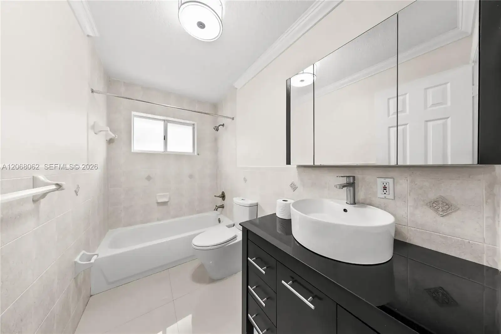 10033 NW 126th Ter, Hialeah Gardens FL 33018 photo 2