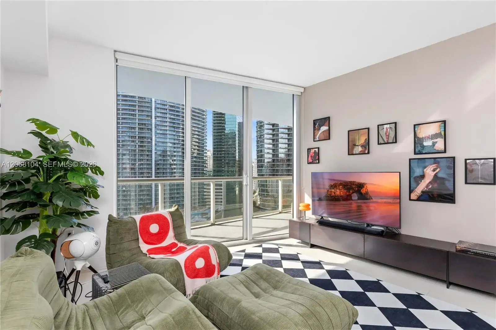465 Brickell Ave # 2504, Miami FL 33131 photo 5