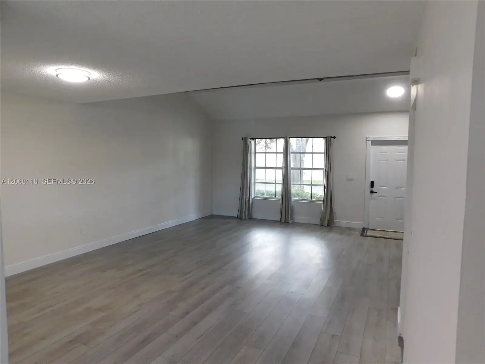 12164 SW 52nd Pl, Cooper City FL 33330 photo 4