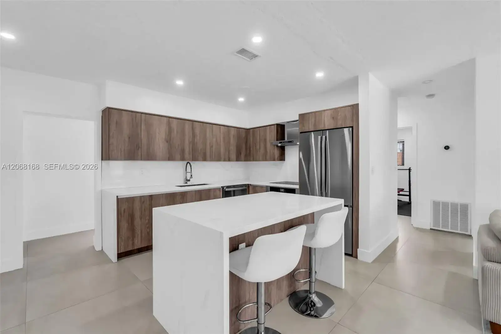 1524 NE 14th Ter, Fort Lauderdale FL 33304 photo 3
