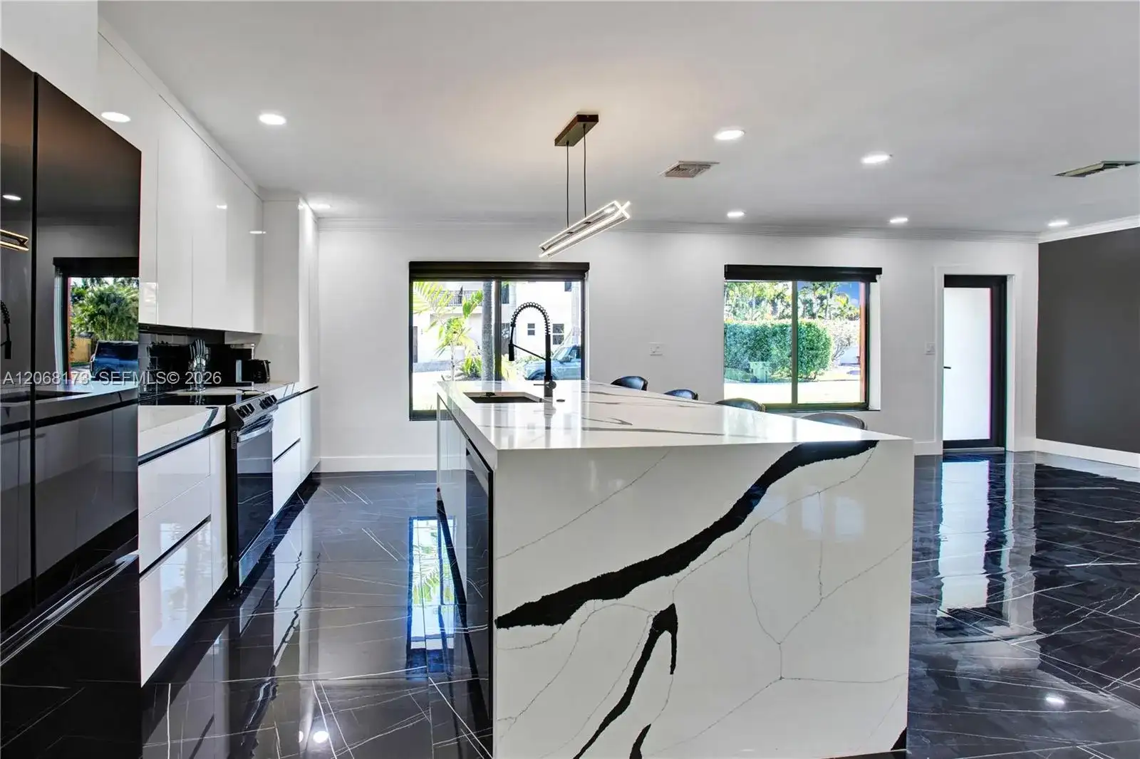 2457 NE 27th Ter, Fort Lauderdale FL 33305 photo 4
