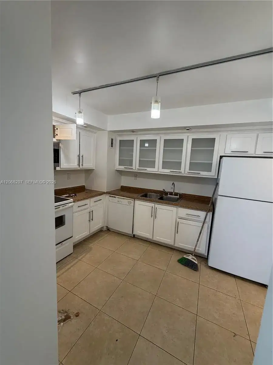 5838 Collins Ave # 4A, Miami Beach FL 33140 photo 3