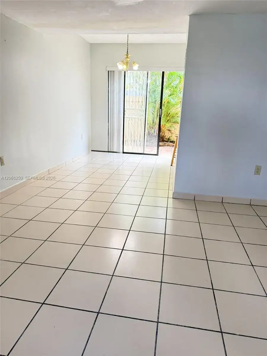 1701 W 42nd Pl # 10, Hialeah FL 33012 photo 5