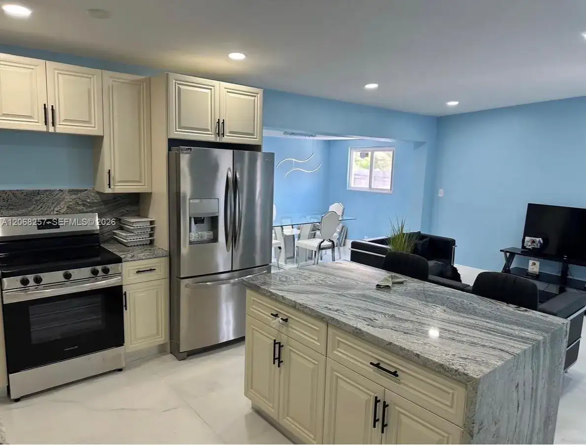 530 NW 116th Ter, Miami FL 33168 photo 2
