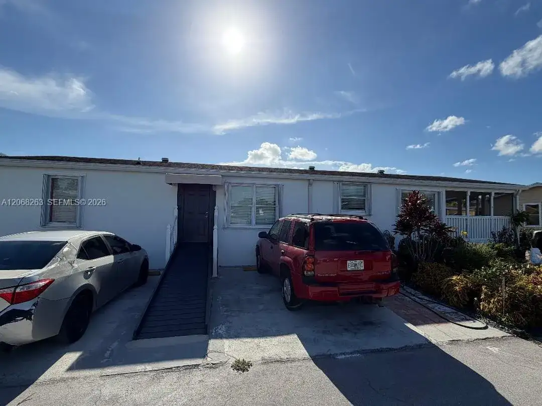 19800 SW 180th Ave unit 569, Miami FL 33187 photo 3