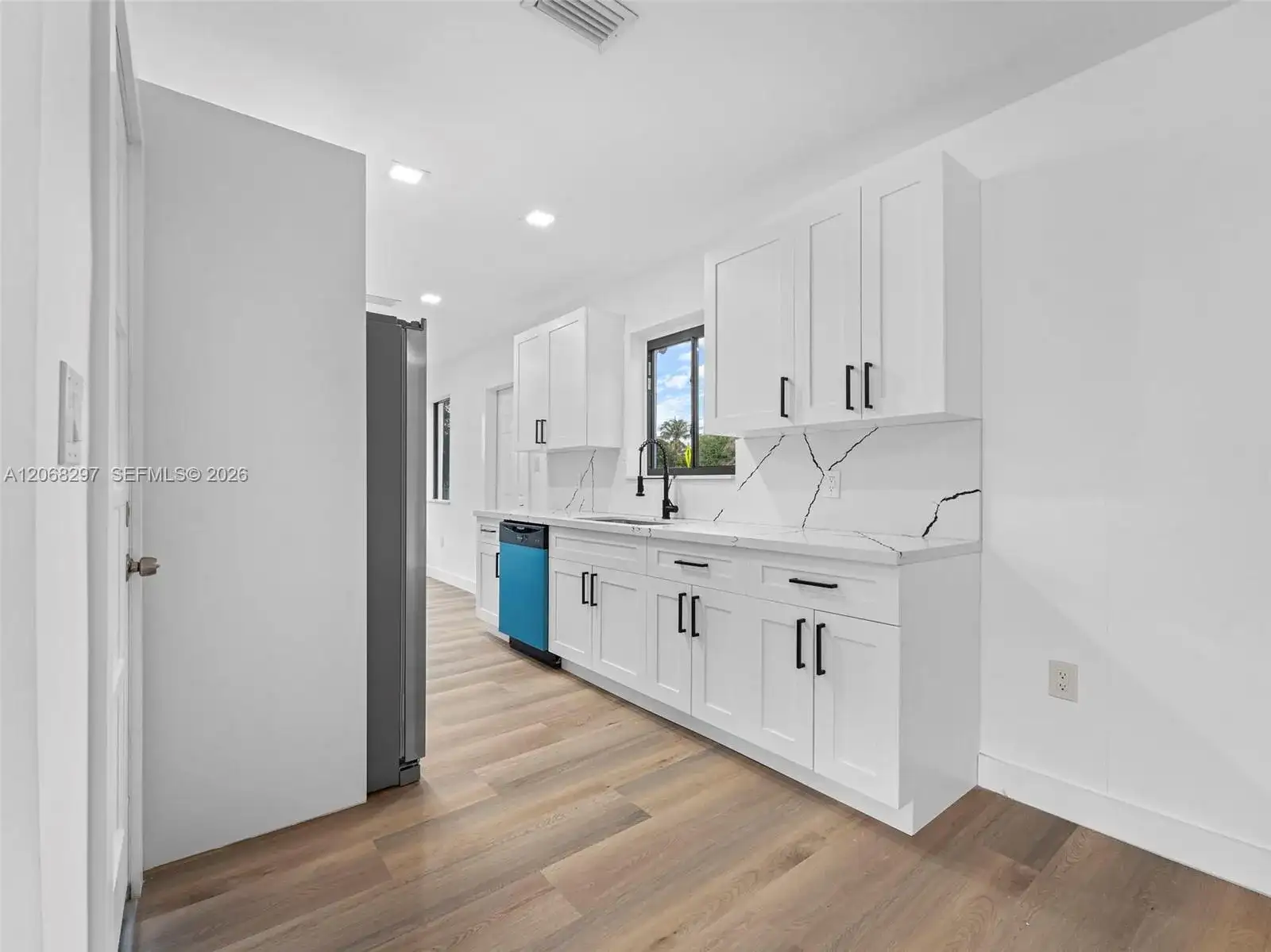 14545 Garden Dr, Miami FL 33168 photo 4