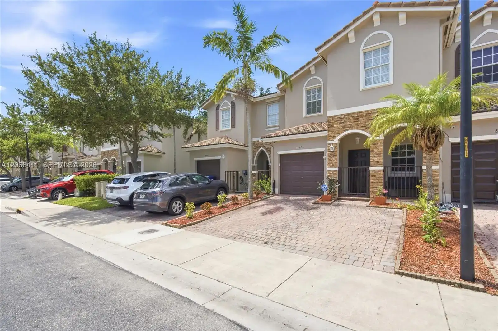 8906 SW 224th Ter, Cutler Bay FL 33190 photo 2