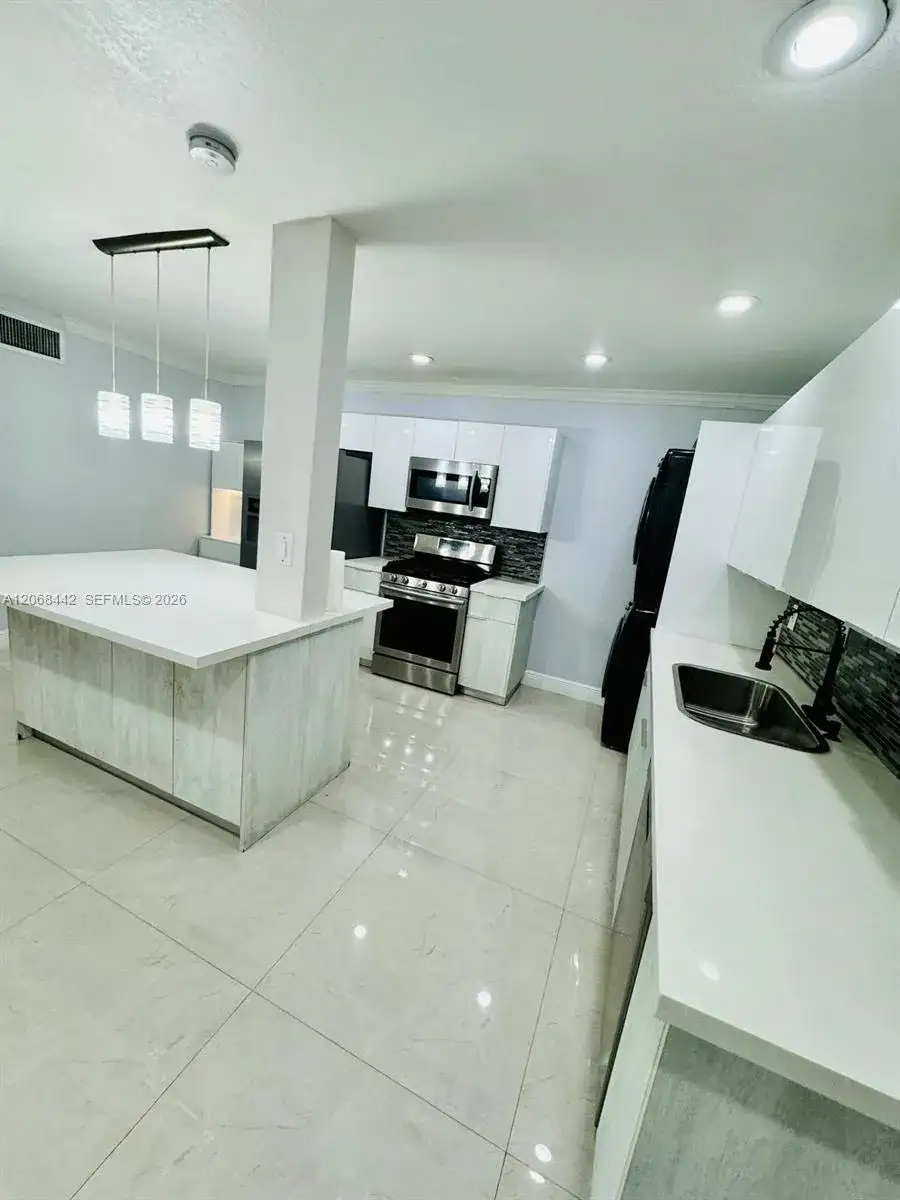 6812 Brookline Dr # 6812, Hialeah FL 33015 photo 2