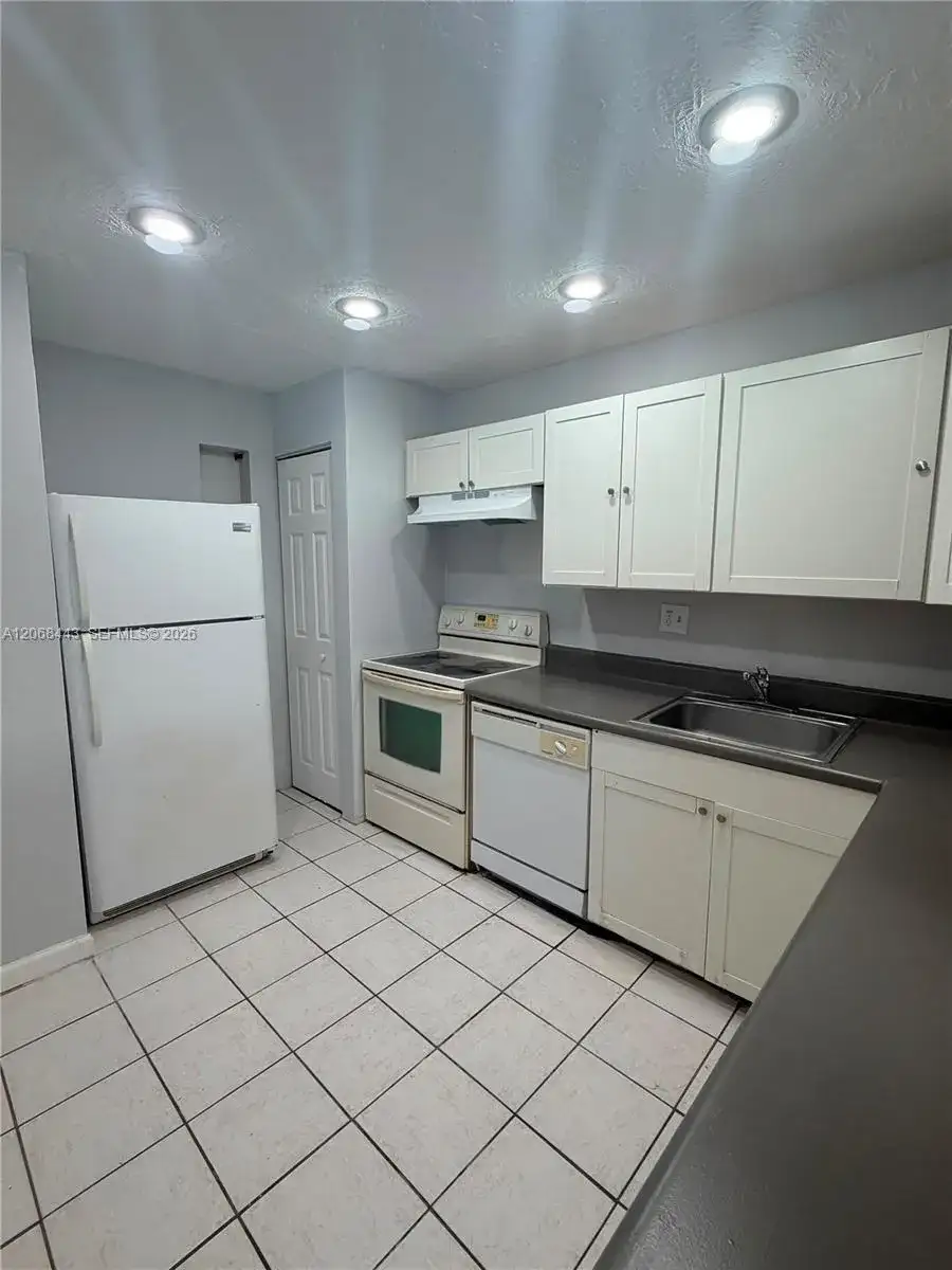 8020 N Colony Cir N # 306, Tamarac FL 33321 photo 2