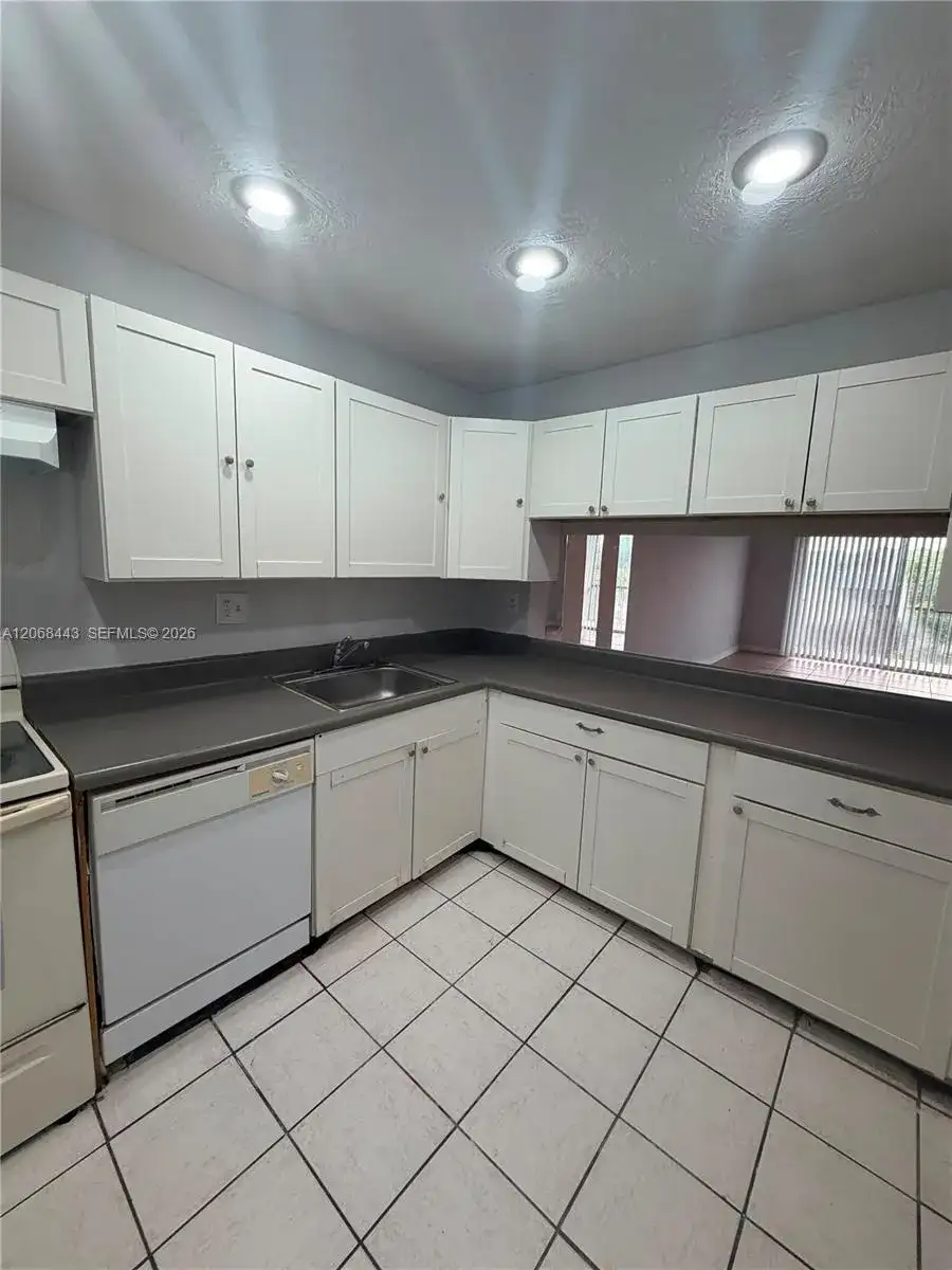 8020 N Colony Cir N # 306, Tamarac FL 33321 photo 4