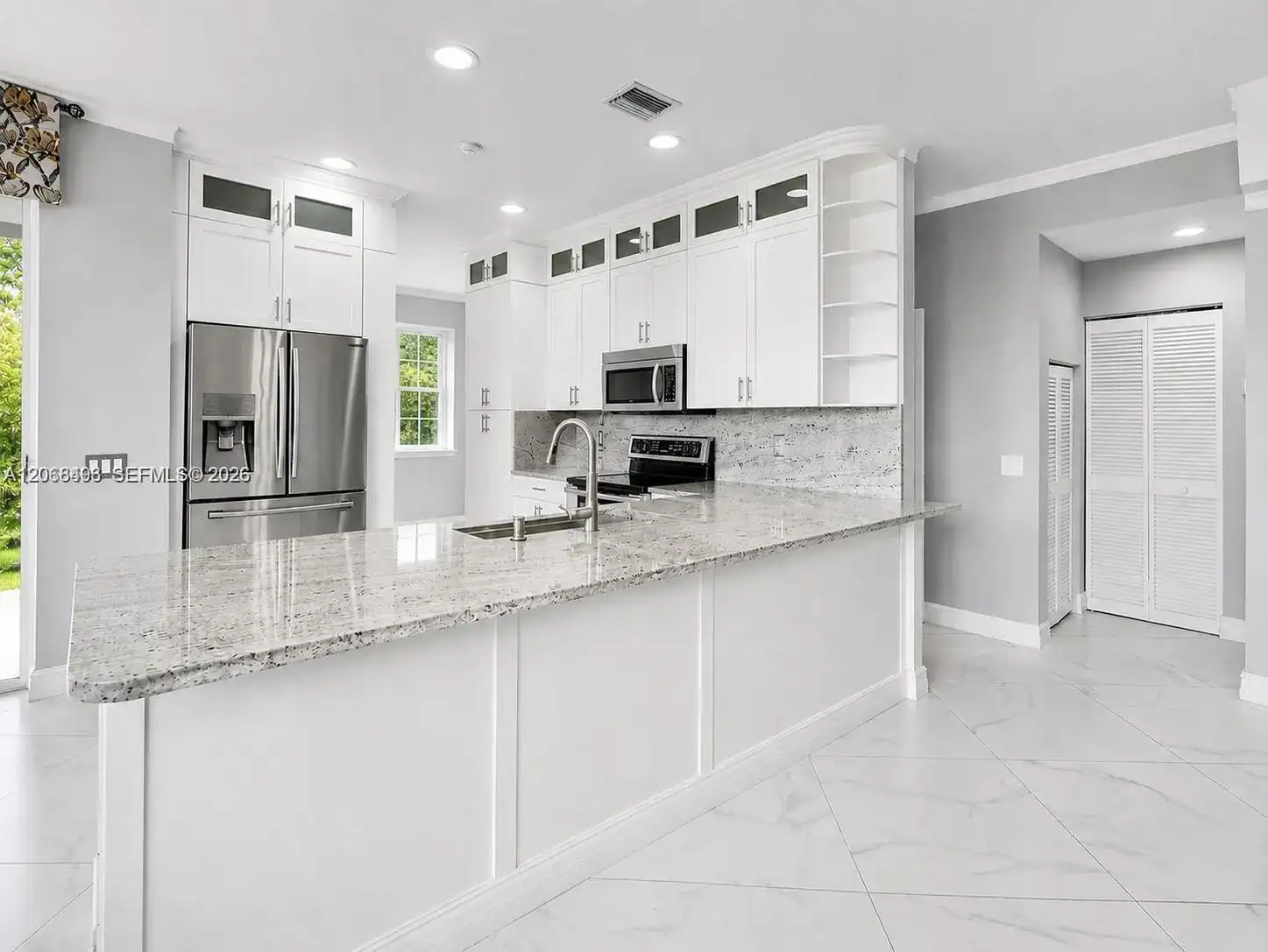 963 Falling Water Rd, Weston FL 33326 photo 4
