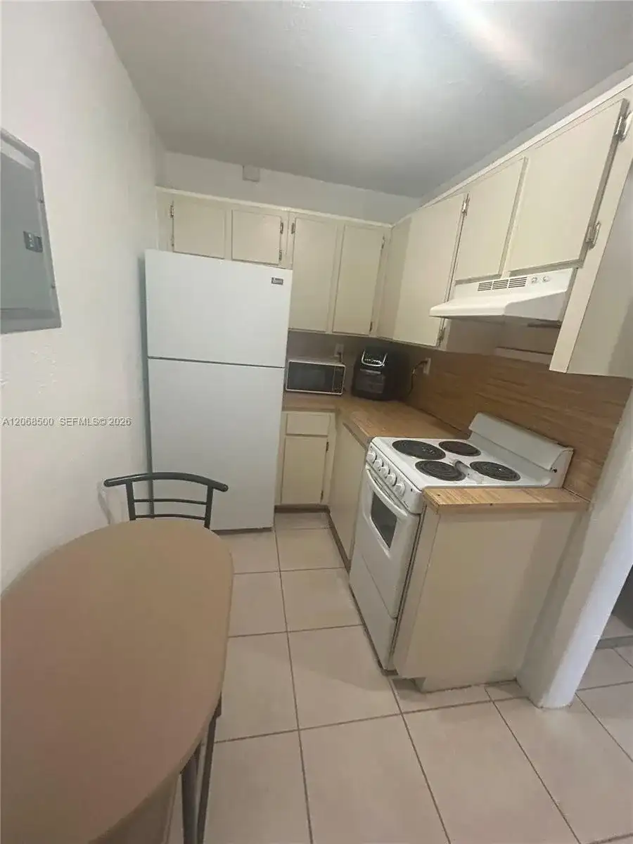 6950 Miami Gardens Dr # 117A, Hialeah FL 33015 photo 2