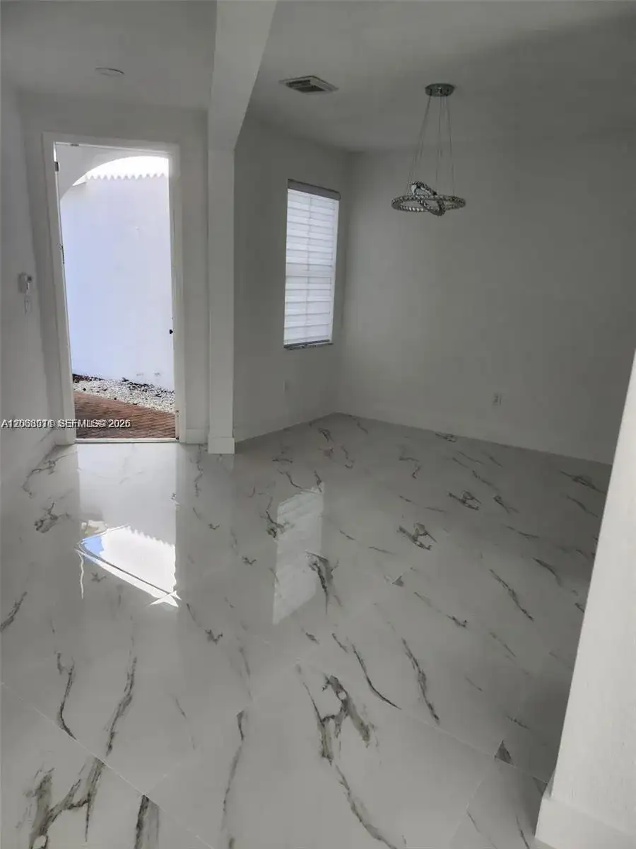 8465 NW 108th Path, Doral FL 33178 photo 4