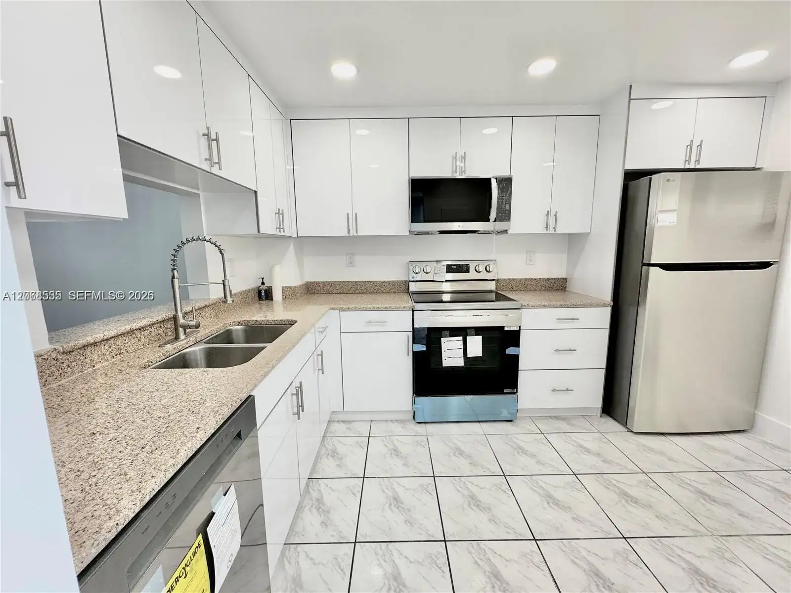 1075 Riverside Dr # 302, Coral Springs FL 33071 photo 4