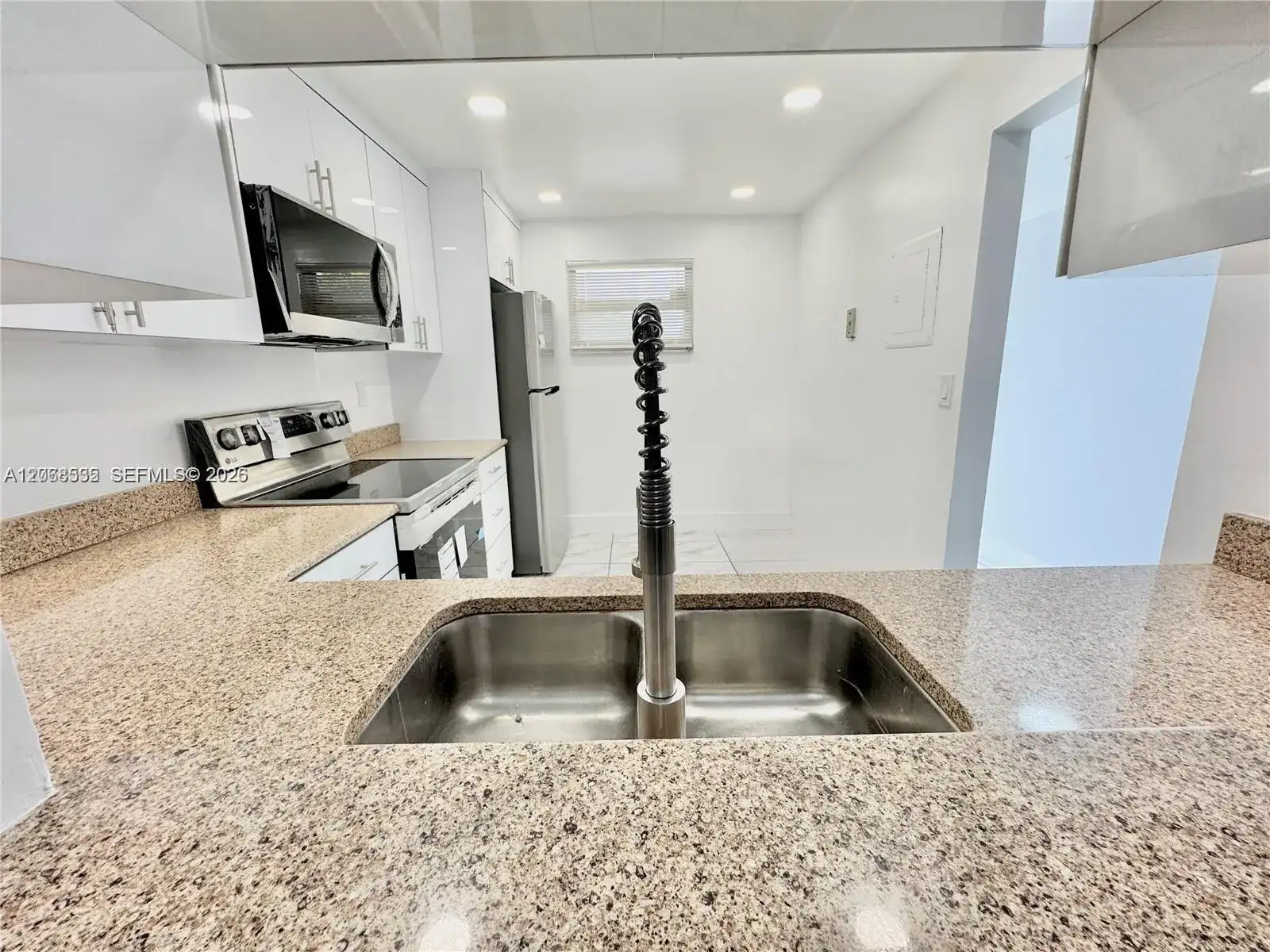 1075 Riverside Dr # 302, Coral Springs FL 33071 photo 5