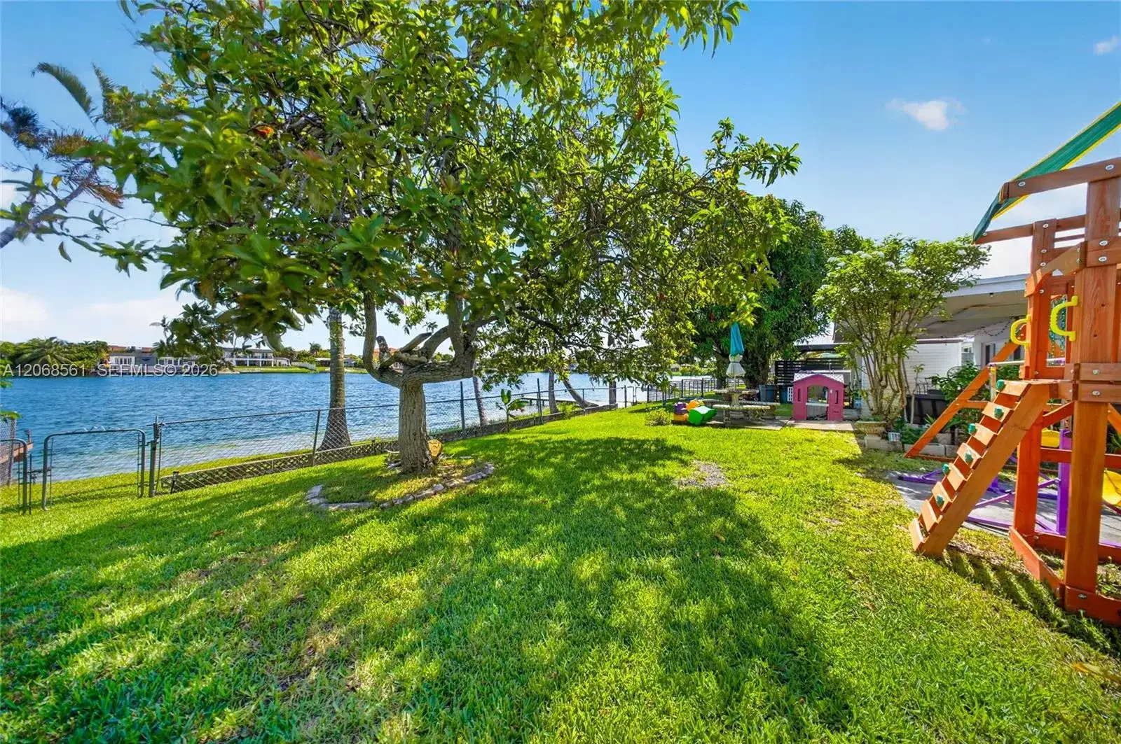 1700 W 64th St, Hialeah FL 33012 photo 2