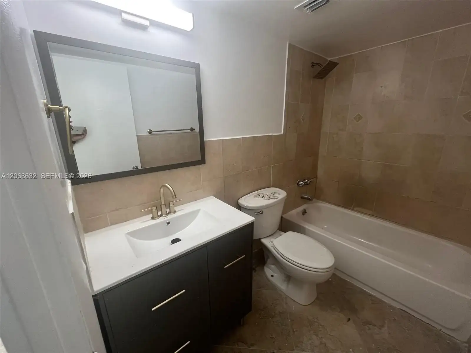 498 NW 165th St # 501, Miami FL 33169 photo 4