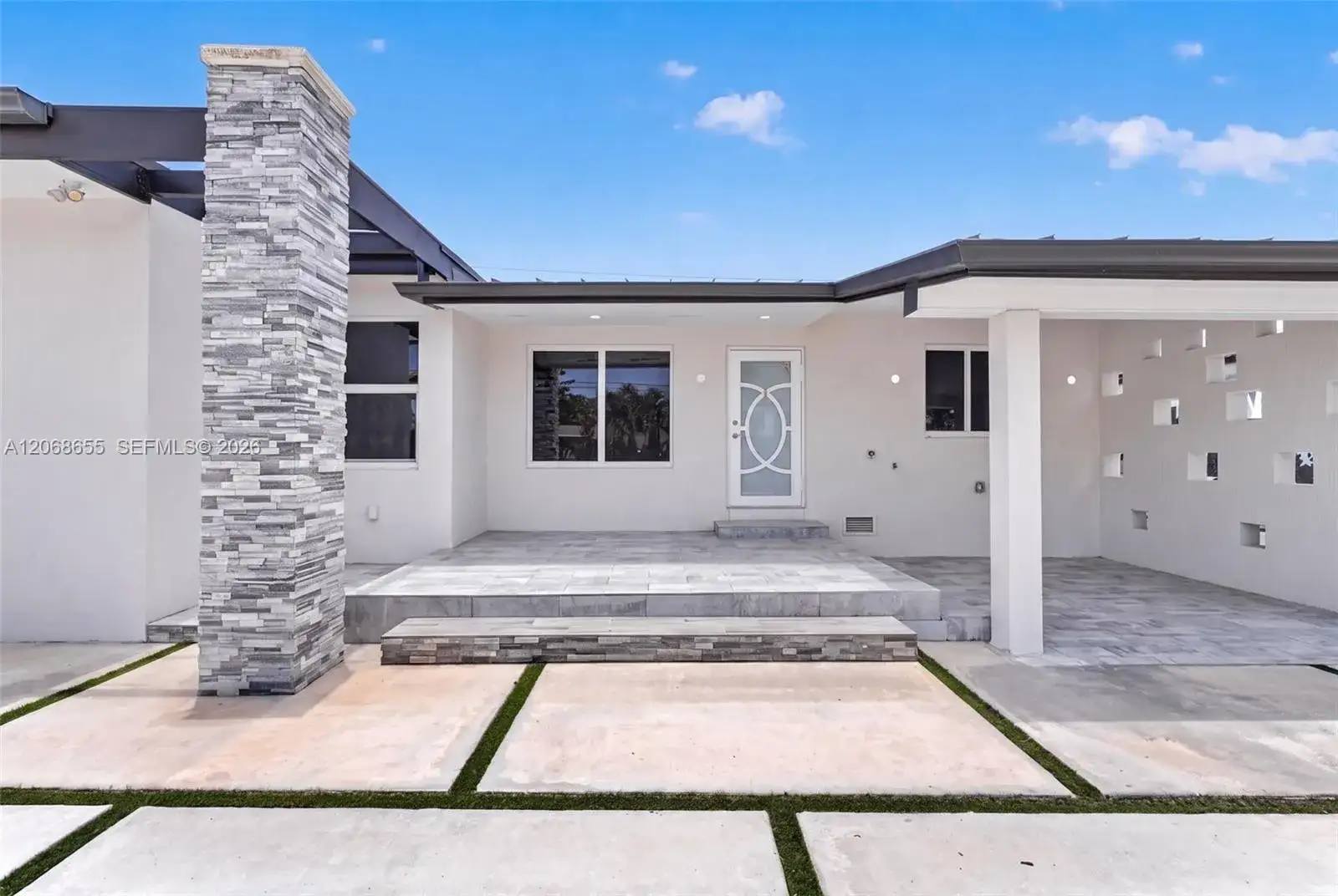 700 W 51st Pl, Hialeah FL 33012 photo 3