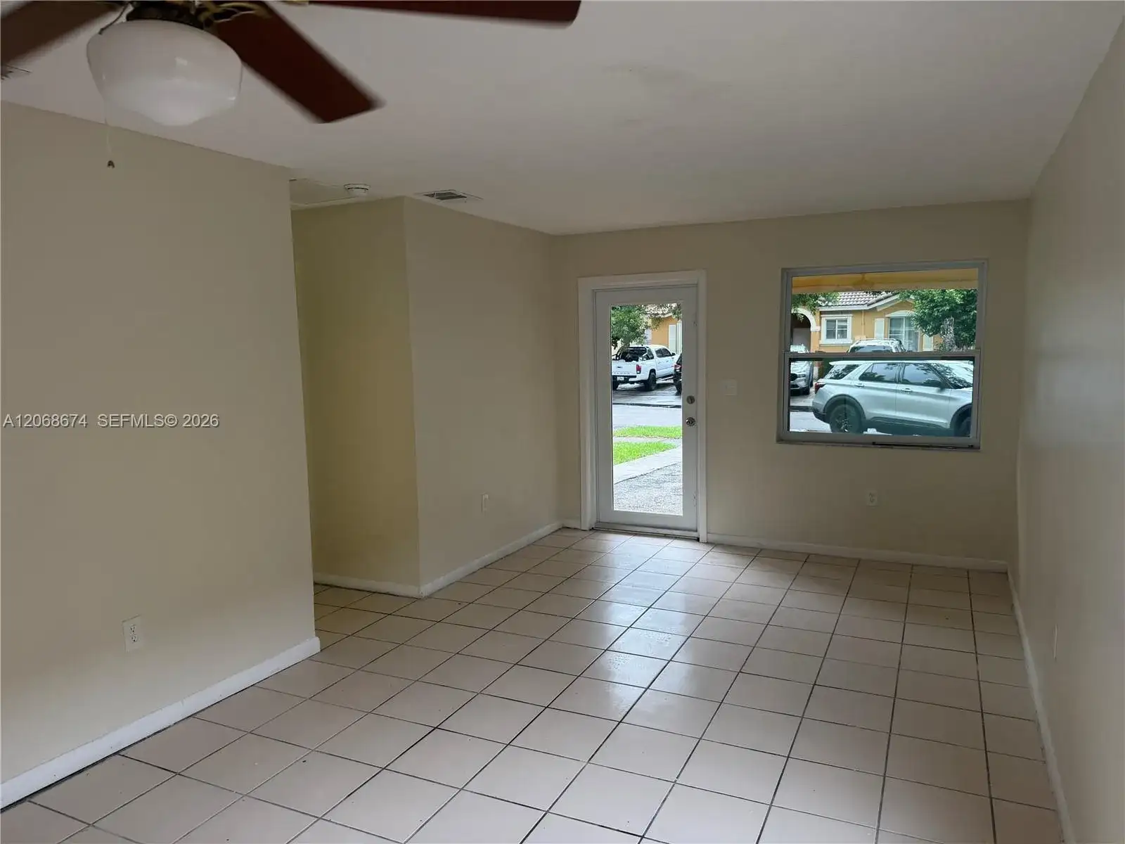 70 SW 14th Ter, Homestead FL 33030 photo 2