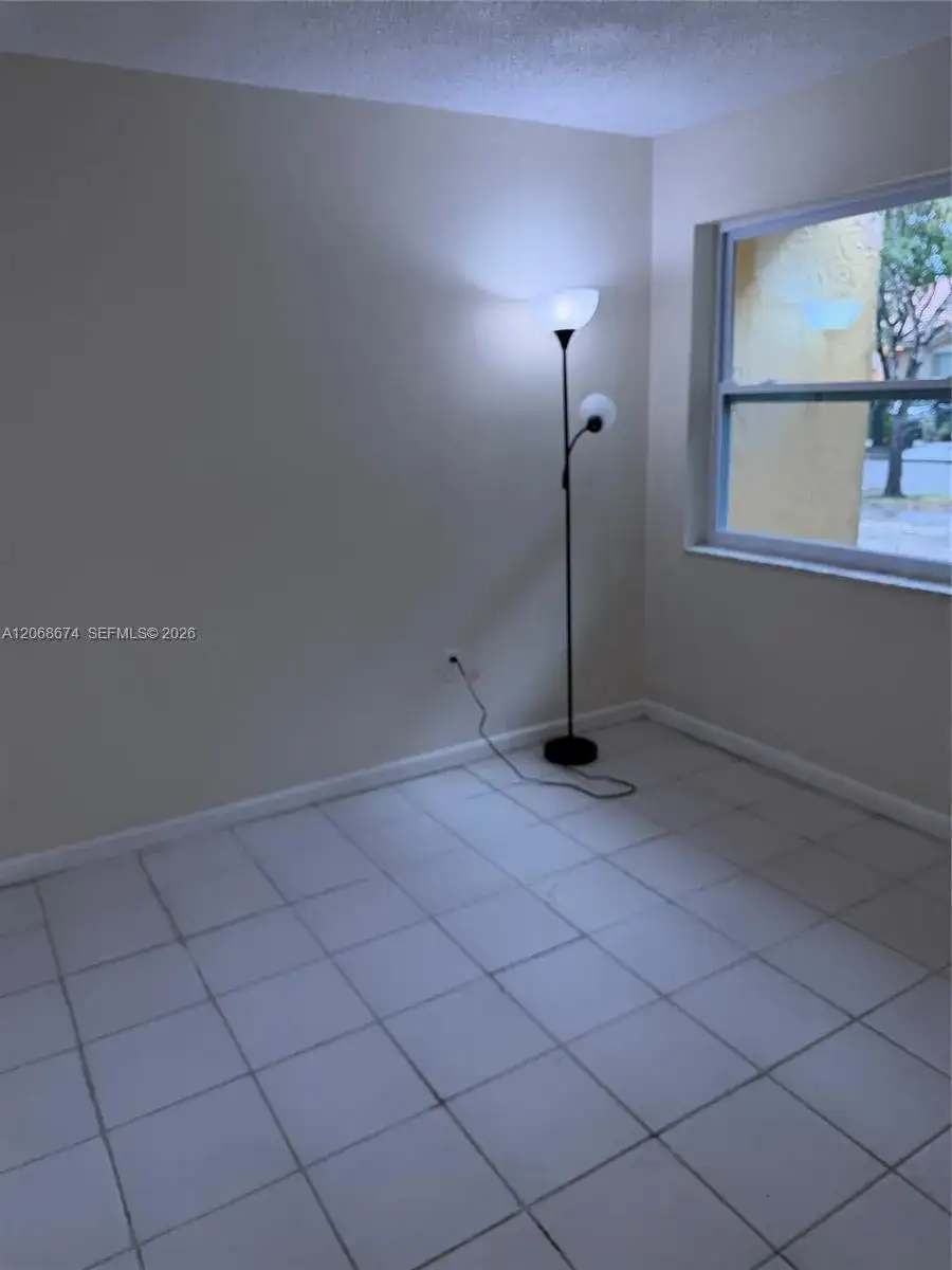 70 SW 14th Ter, Homestead FL 33030 photo 4