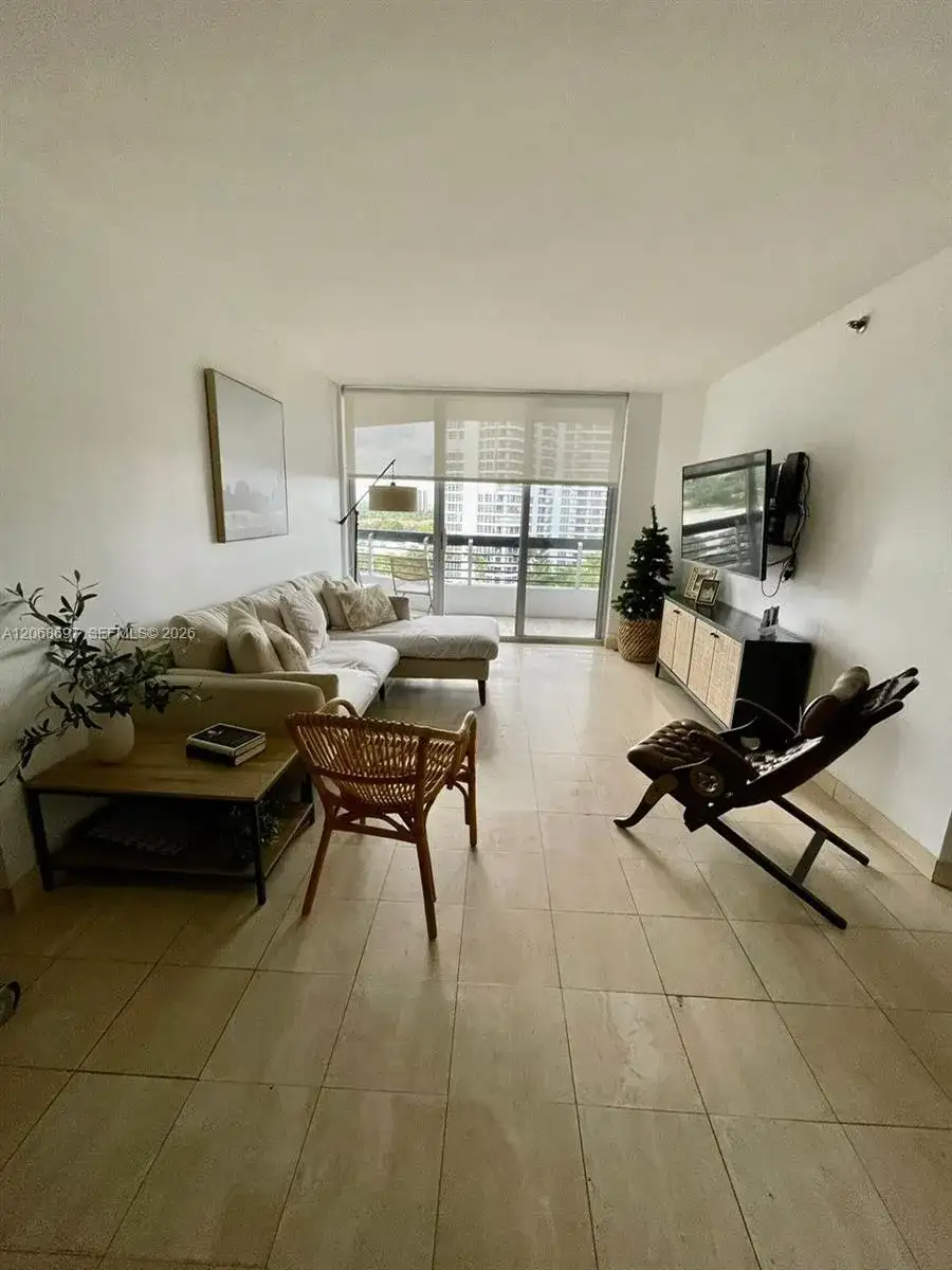 3600 Mystic Pointe dr # 1010, Aventura FL 33180 photo 3