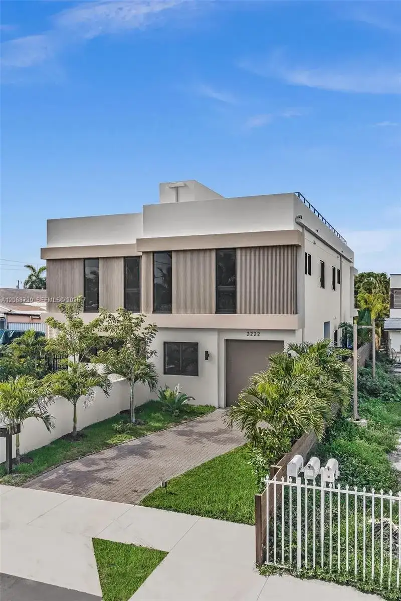 2222 SW 14th St, Miami FL 33145 photo 2