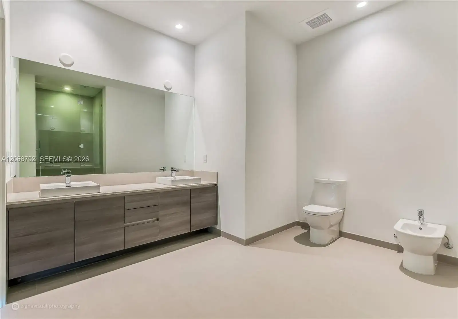1080 Brickell Ave # 4401, Miami FL 33131 photo 4