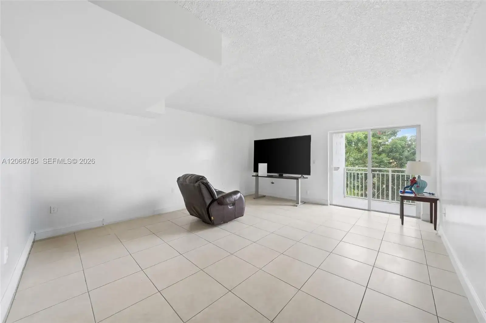 9375 Fontainebleau Blvd # L301, Miami FL 33172 photo 5