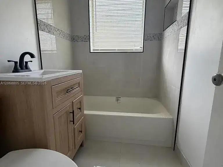 1431 NW 10th Pl, Fort Lauderdale FL 33311 photo 4