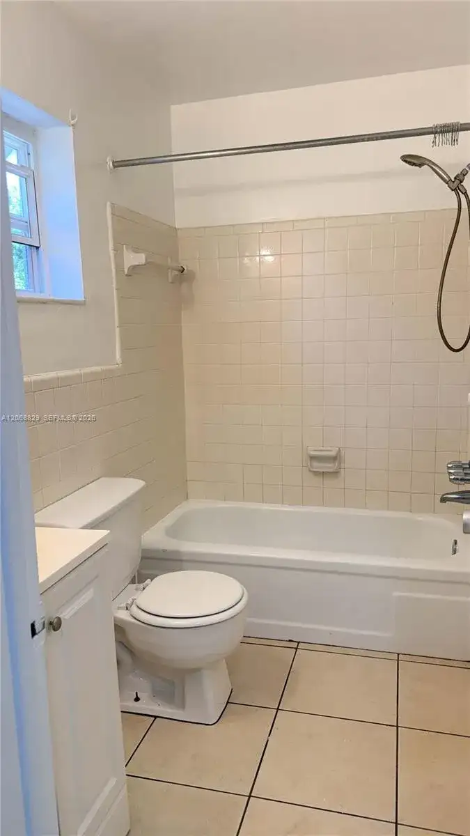 717 NE 1st St # 5, Hallandale Beach FL 33009 photo 4