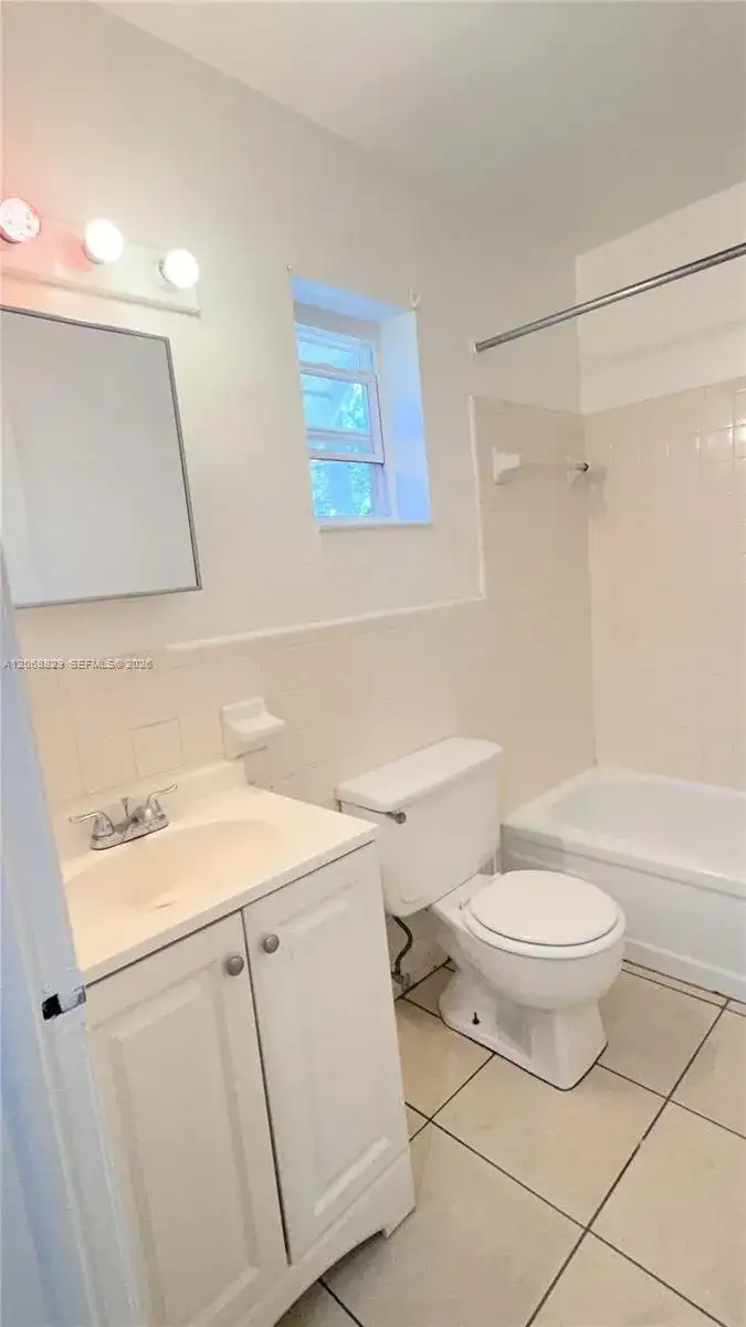 717 NE 1st St # 5, Hallandale Beach FL 33009 photo 5