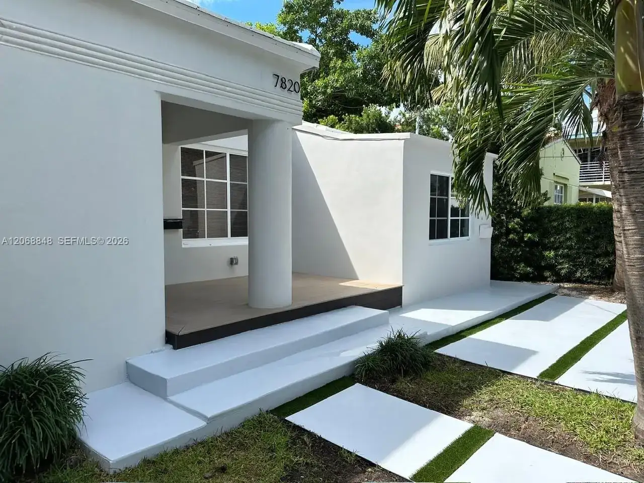 7820 Carlyle Ave, Miami Beach FL 33141 photo 2