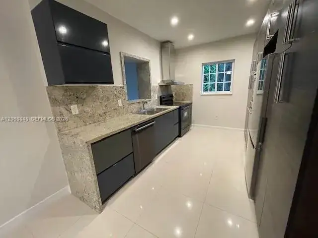 7820 Carlyle Ave, Miami Beach FL 33141 photo 5