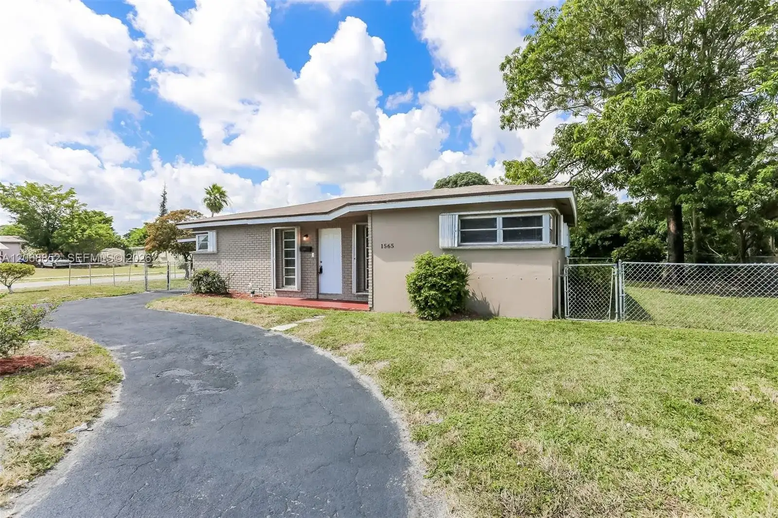 1565 NW 6th Ave, Pompano Beach FL 33060 photo 2