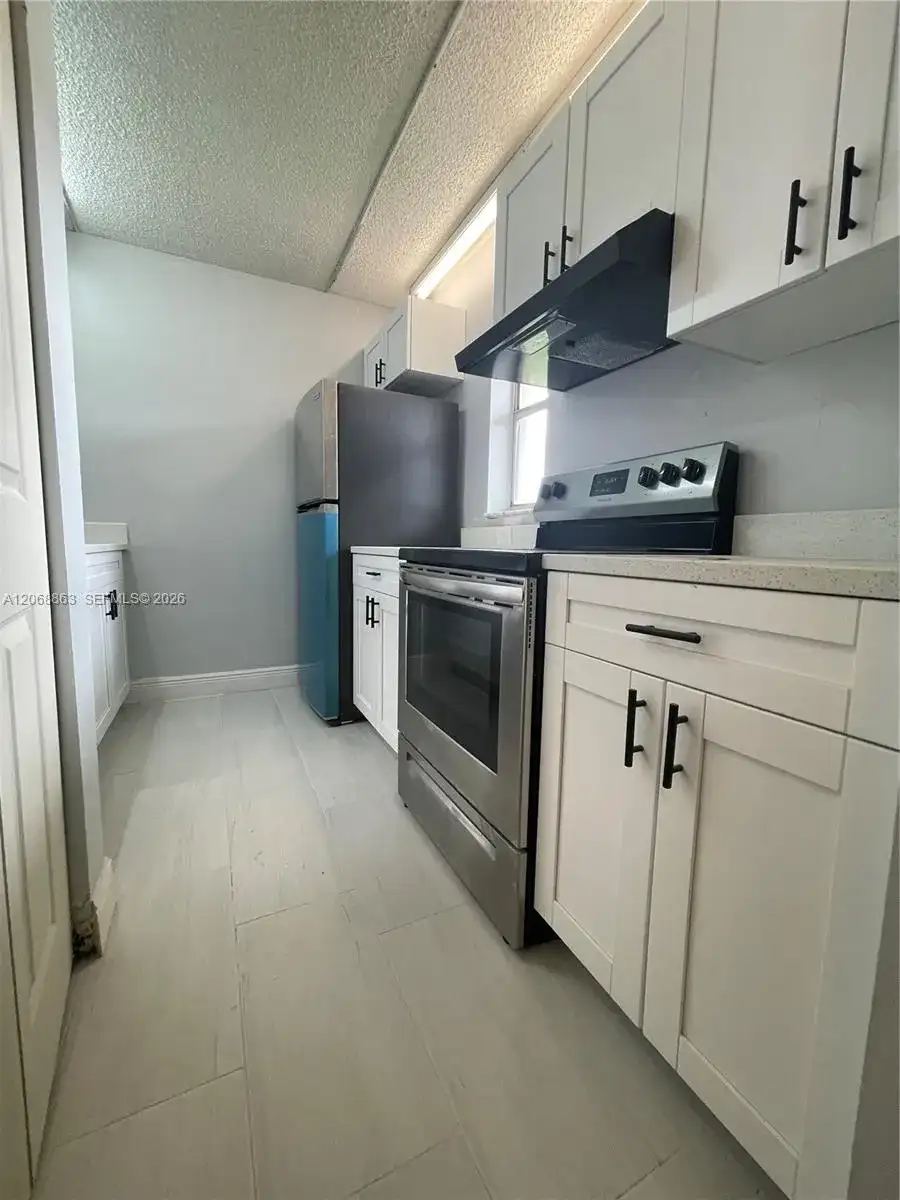 10169 Twin Lakes Dr, Coral Springs FL 33071 photo 2