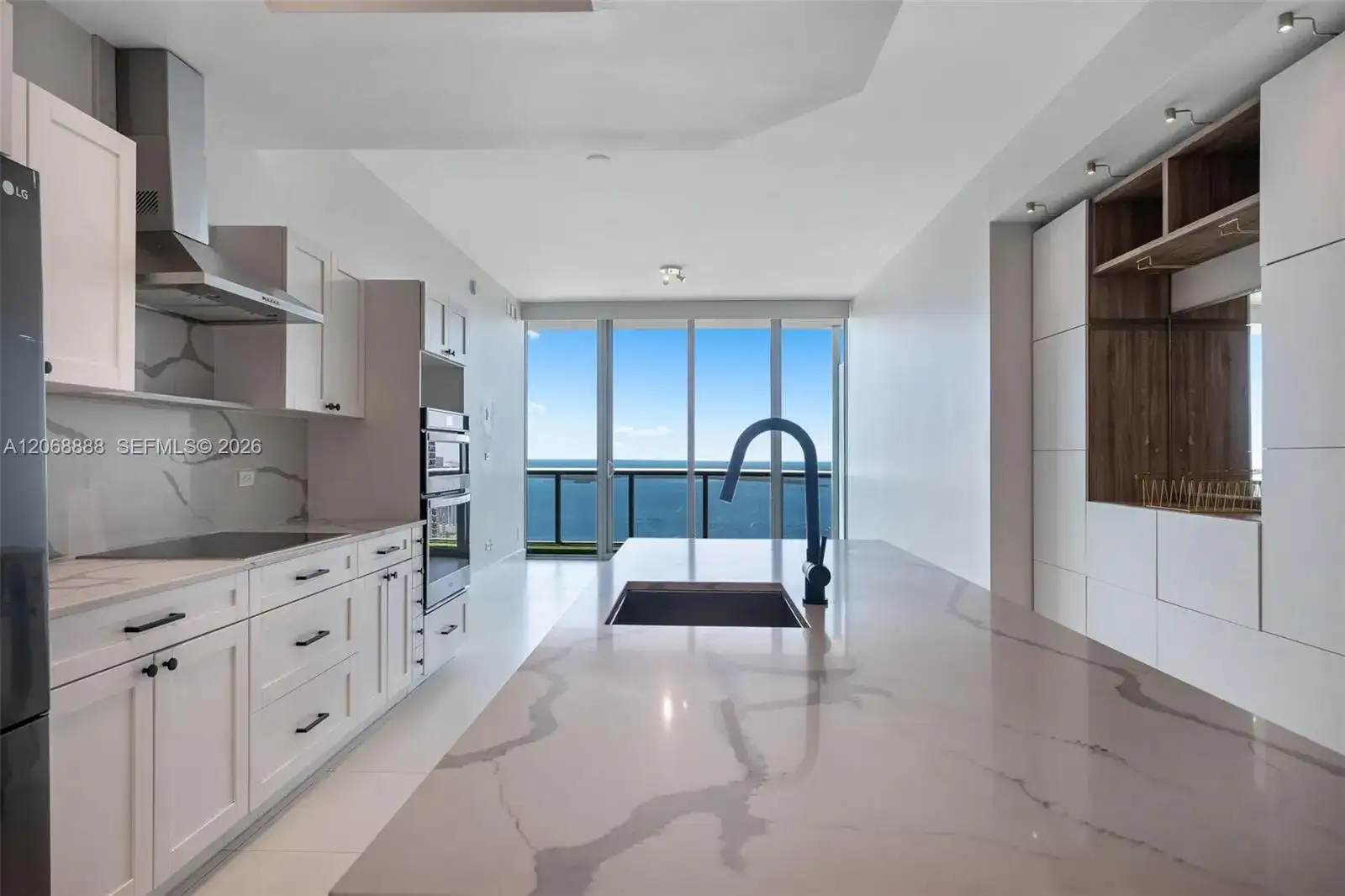 888 Biscayne Blvd # 4804, Miami FL 33132 photo 2